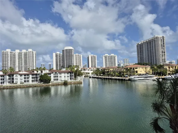 $1,550 | 2980 Point E Drive, Unit D407, Aventura, FL 33160