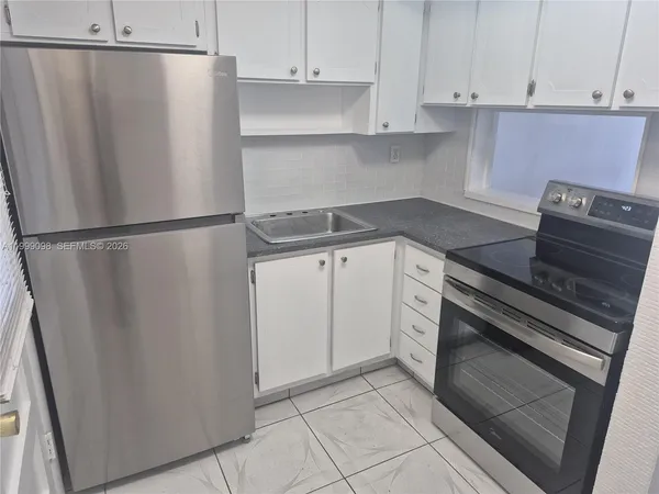 $1,550 | 2980 Point E Drive, Unit D407, Aventura, FL 33160
