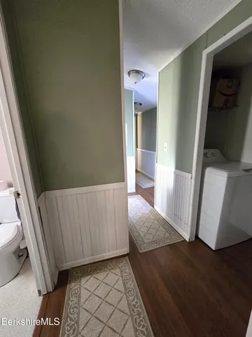 a view of bedroom and bedroom