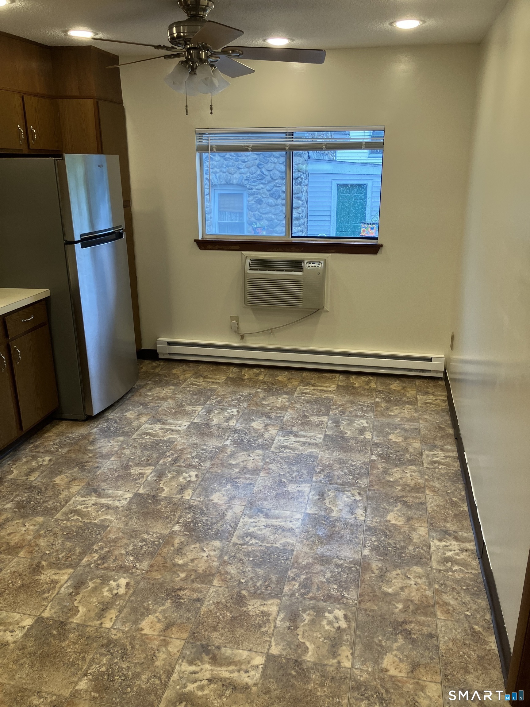 671-3 Wilson Street Waterbury, CT 06708 - Photo 3 of 15 Gallery Image 3