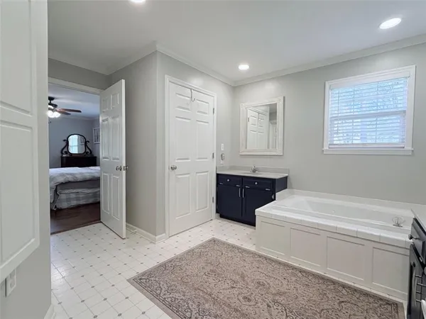 a view of a yard with a house