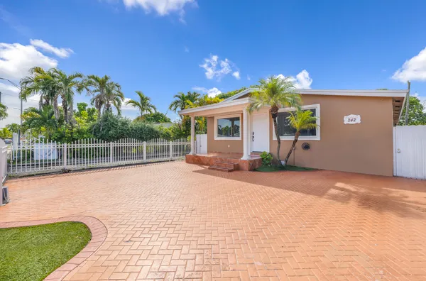 $3,400 | 242 West 19th Street, Hialeah, FL 33010
