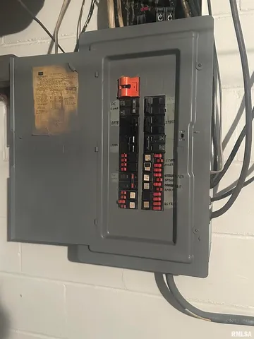 $119,000 | 906 Belle Avenue, Pinckneyville, IL 62274