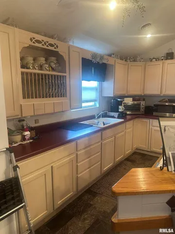 $119,000 | 906 Belle Avenue, Pinckneyville, IL 62274