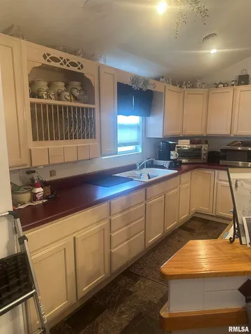 $119,000 | 906 Belle Avenue, Pinckneyville, IL 62274