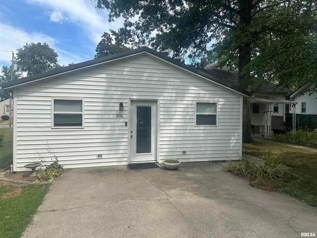 $119,000 | 906 Belle Avenue, Pinckneyville, IL 62274