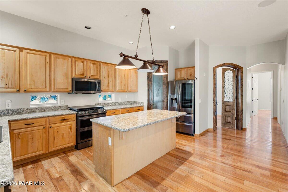 195 Juniper Ridge Drive Prescott, AZ 86301 - Photo 5 of 41 Kitchen