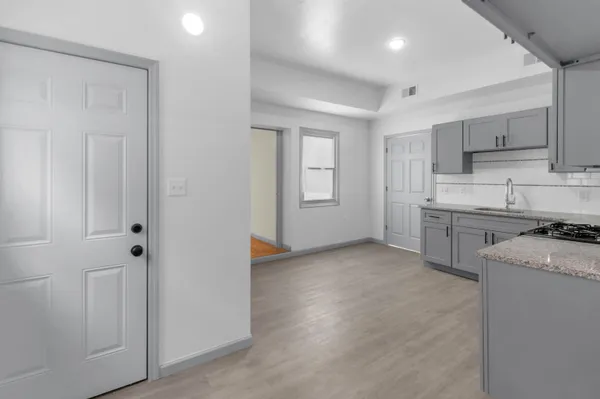 $2,500 | 181-183 North 6th Street, Unit 1, Newark, NJ 07107