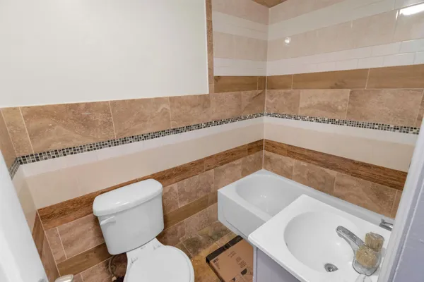 $2,500 | 181-183 North 6th Street, Unit 1, Newark, NJ 07107