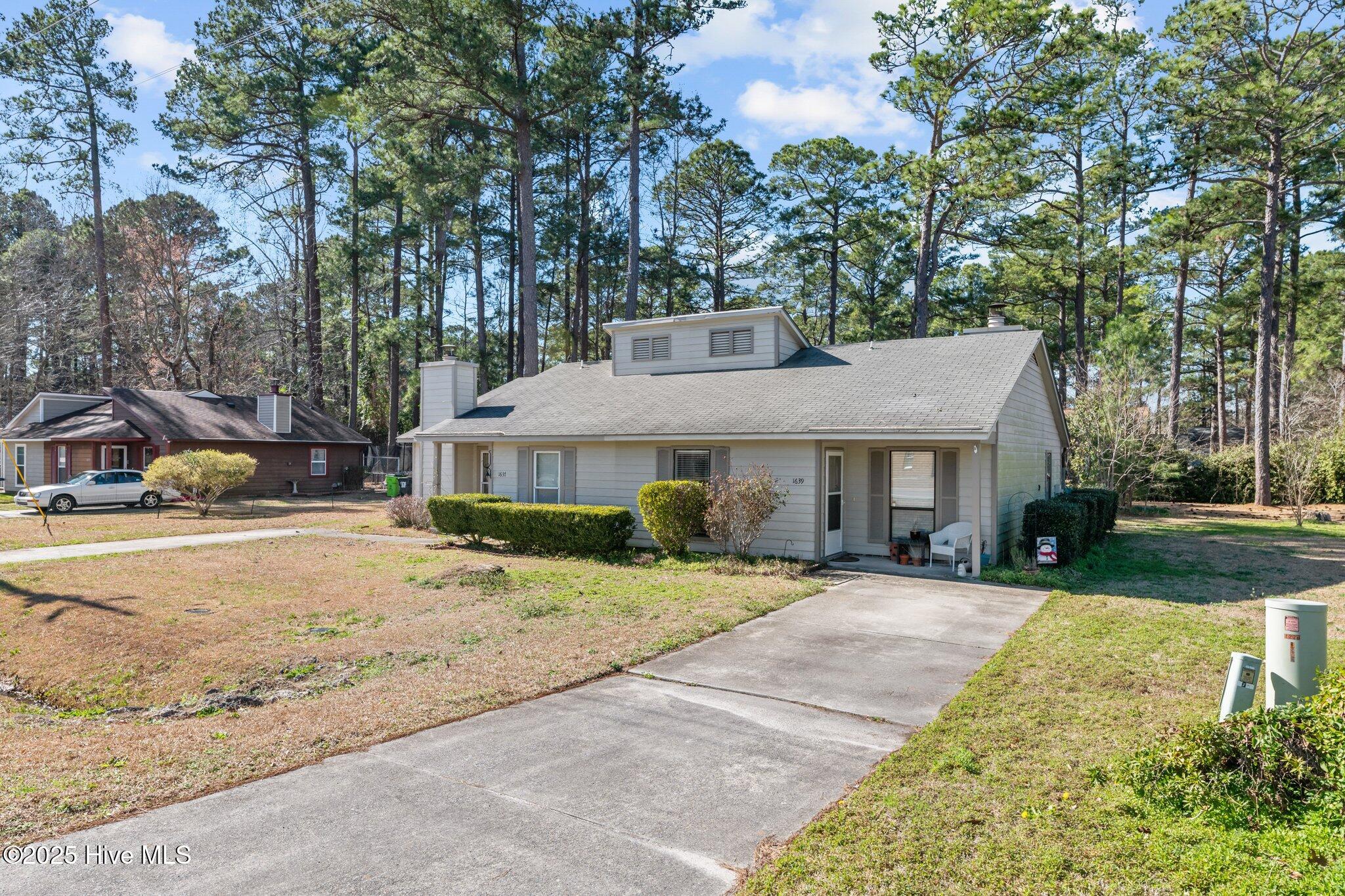 1637 RaceTrack Road New Bern, NC 28562 - Photo 34 of 36 Side of duplex