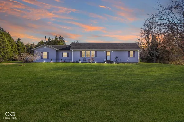 $275,000 | 1301 East Vandalia Road, Flat Rock, IN 47234