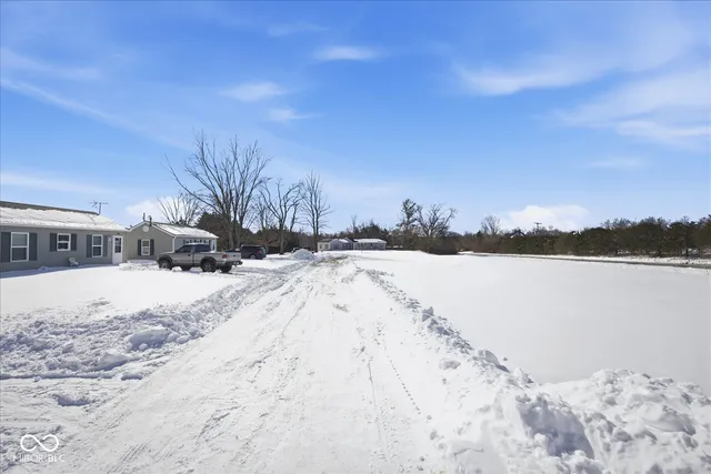 $285,000 | 1301 East Vandalia Road, Flat Rock, IN 47234