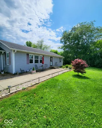 $275,000 | 1301 East Vandalia Road, Flat Rock, IN 47234