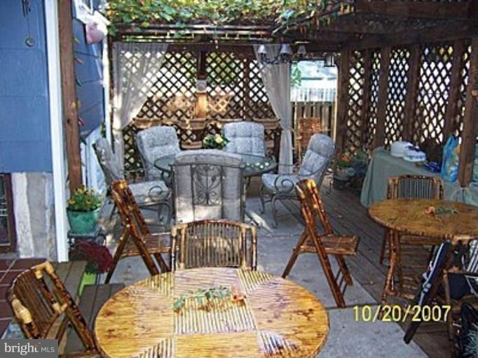 725 Hollen Road Baltimore, MD 21212 - Photo 2 of 12 a view of a dining room with furniture