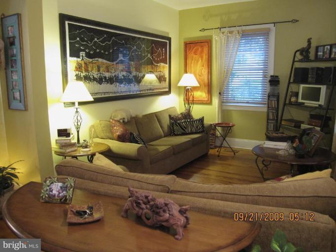725 Hollen Road Baltimore, MD 21212 - Photo 5 of 12 a living room with furniture and wooden floor