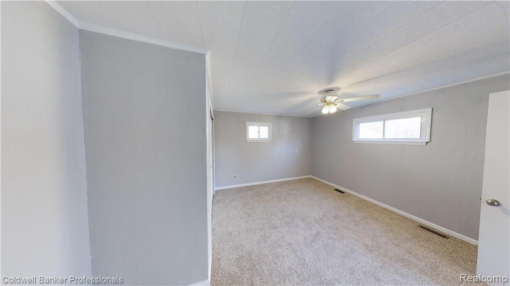 5214 Drayton Road Clarkston, MI 48346 - Photo 12 of 31