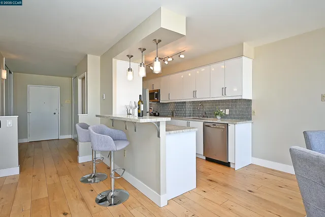 $525,000 | 1555 Lakeside Drive, Unit 184, Oakland, CA 94612