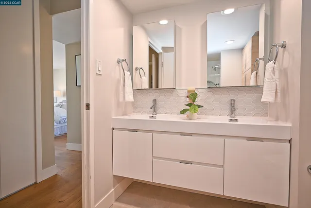 $525,000 | 1555 Lakeside Drive, Unit 184, Oakland, CA 94612