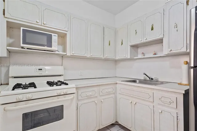 $275,000 | 730 Pennsylvania Avenue, Unit 210, Miami Beach, FL 33139