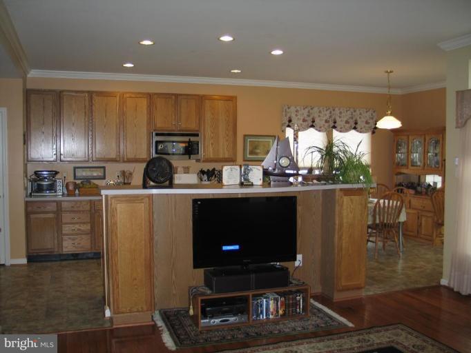 9005 Bealls Farm Road Frederick, MD 21704 - Photo 13 of 27 Kitchen/Family Room
