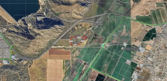 a view of entryway with elevator