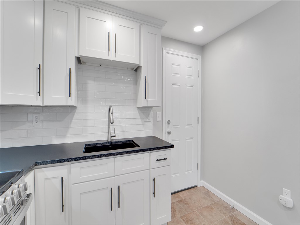 227 Lake Road, Unit B Webster, NY 14580 - Photo 4 of 14