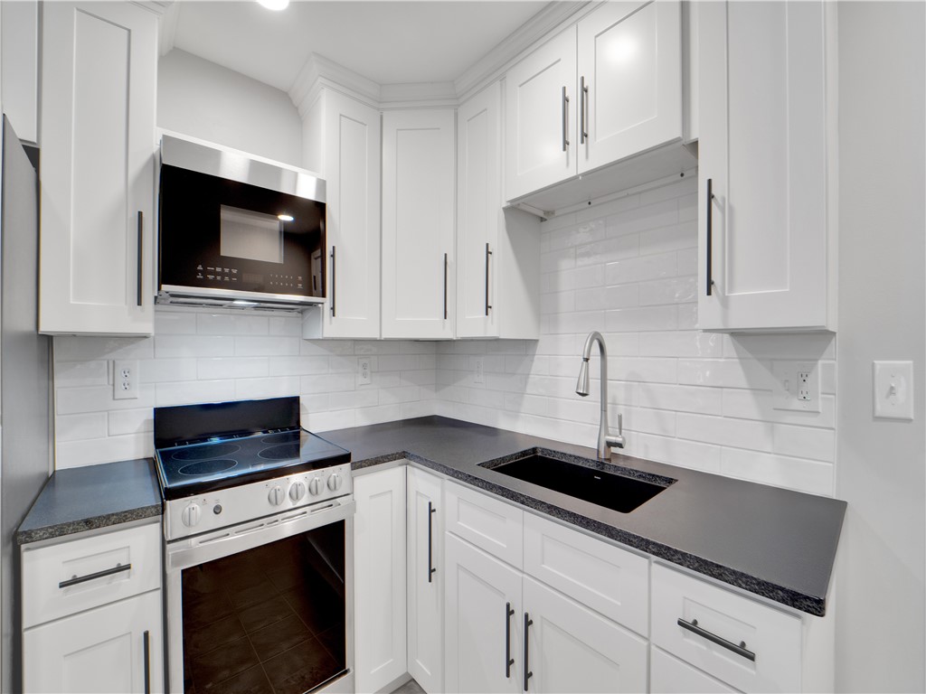 227 Lake Road, Unit B Webster, NY 14580 - Photo 6 of 14