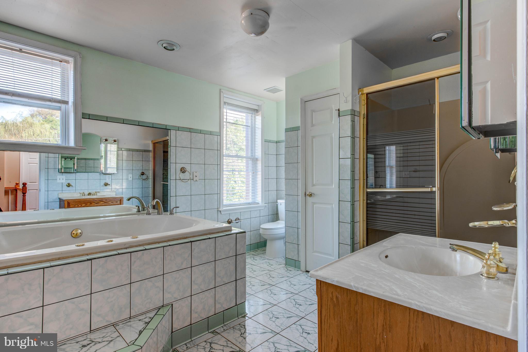 4325 Falls Road Baltimore, MD 21211 - Photo 14 of 18 Bath