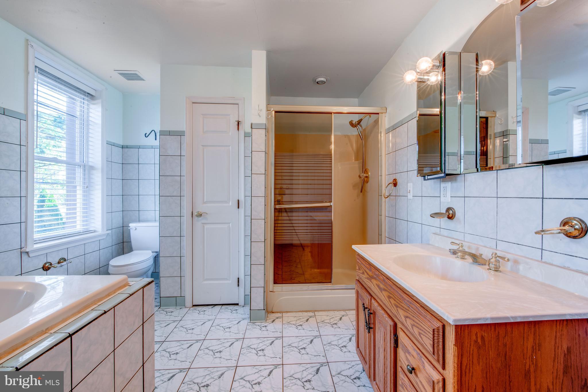 4325 Falls Road Baltimore, MD 21211 - Photo 7 of 18 Bath