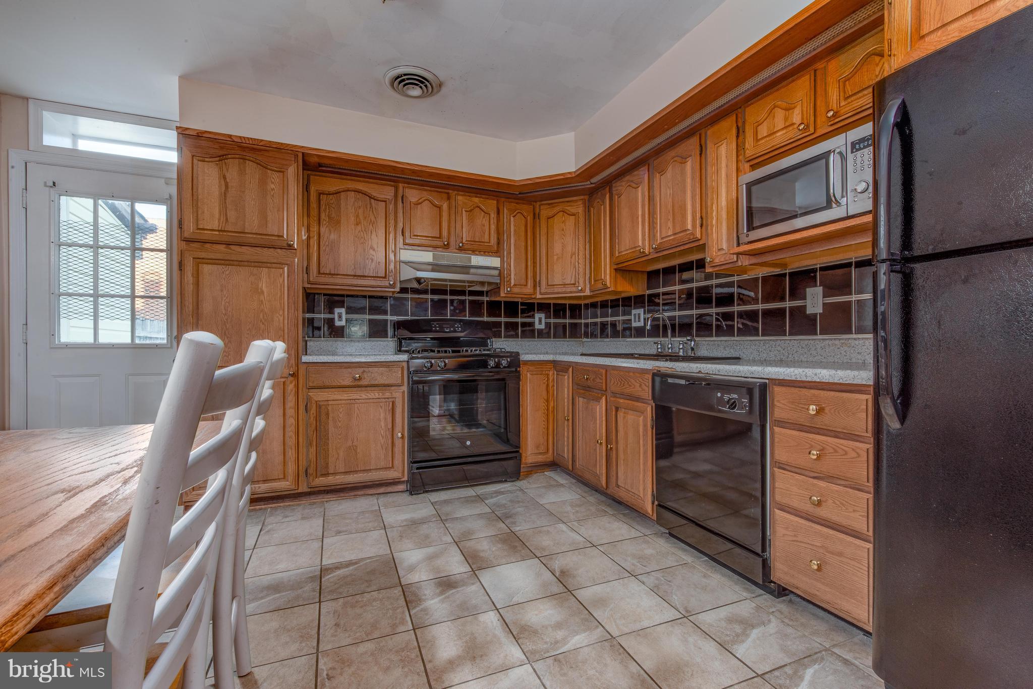4325 Falls Road Baltimore, MD 21211 - Photo 8 of 18 Kitchen