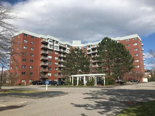 $265,000 | 148 Breakwater Drive, Unit 204, South Portland, ME 04106