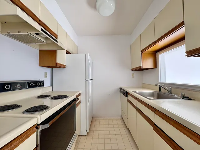 $239,000 | 148 Breakwater Drive, Unit 204, South Portland, ME 04106