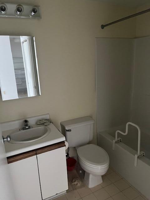 148 Breakwater Drive, Unit 204 South Portland, ME 04106 - Photo 8 of 13 thumbnail_IMG_7108