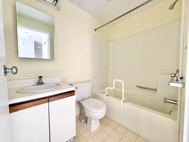 $239,000 | 148 Breakwater Drive, Unit 204, South Portland, ME 04106