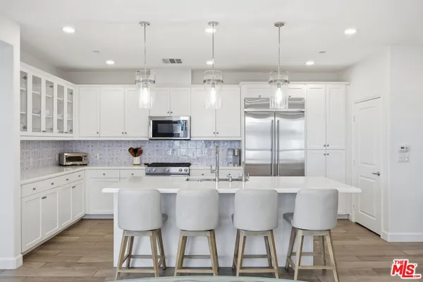 $9,600 | 12510 West Fielding Circle, Unit 6, Playa Vista, CA 90094