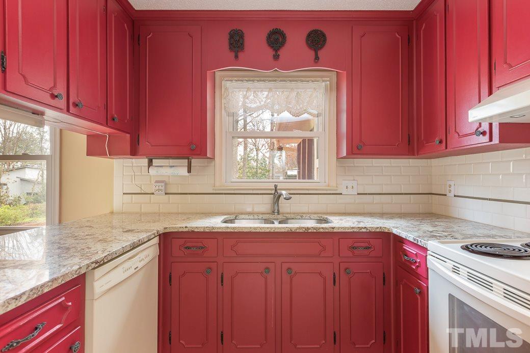 4021 Grimstead Lane Raleigh, NC 27613 - Photo 6 of 25