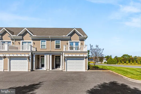 $425,000 | 2 Smithfield Court, Unit 11, Ocean View, DE 19970