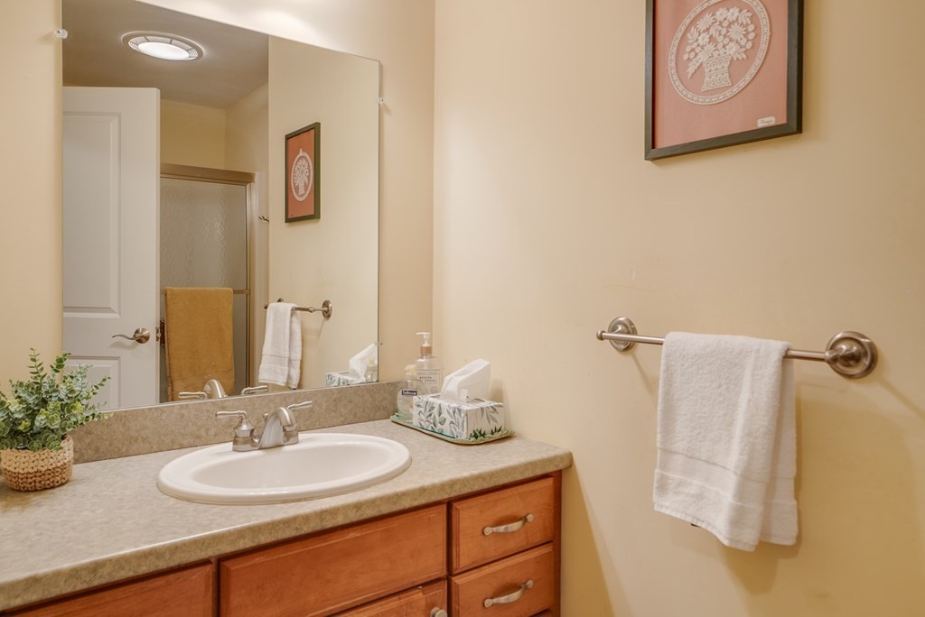 4 R Indian Hill Road, Unit 4R Derry, NH 03038 - Photo 17 of 30