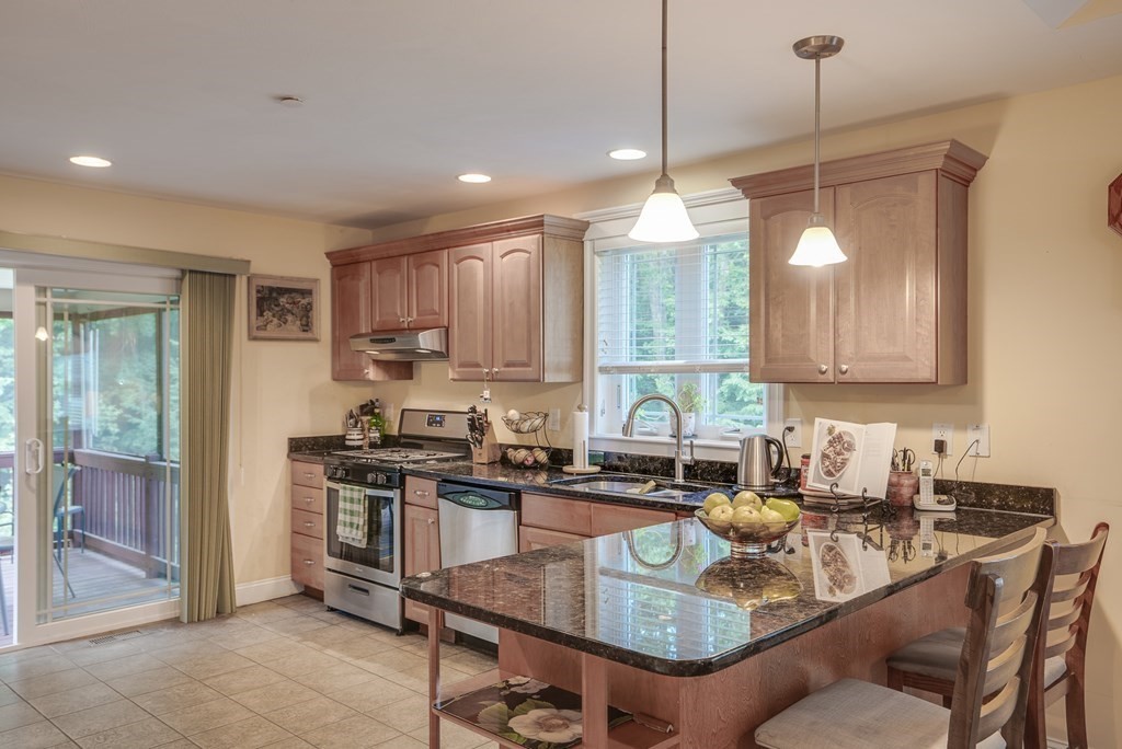 4 R Indian Hill Road, Unit 4R Derry, NH 03038 - Photo 2 of 30