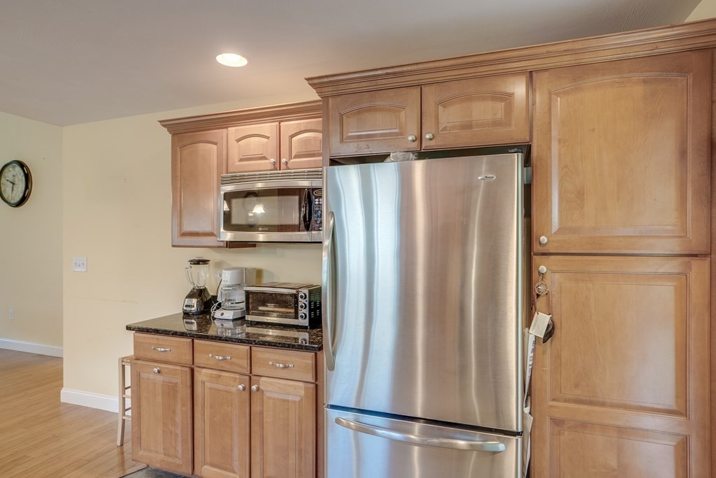 4 R Indian Hill Road, Unit 4R Derry, NH 03038 - Photo 4 of 30