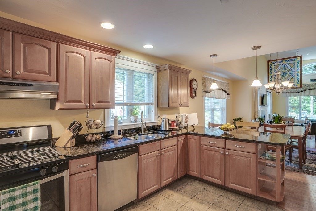 4 R Indian Hill Road, Unit 4R Derry, NH 03038 - Photo 5 of 30