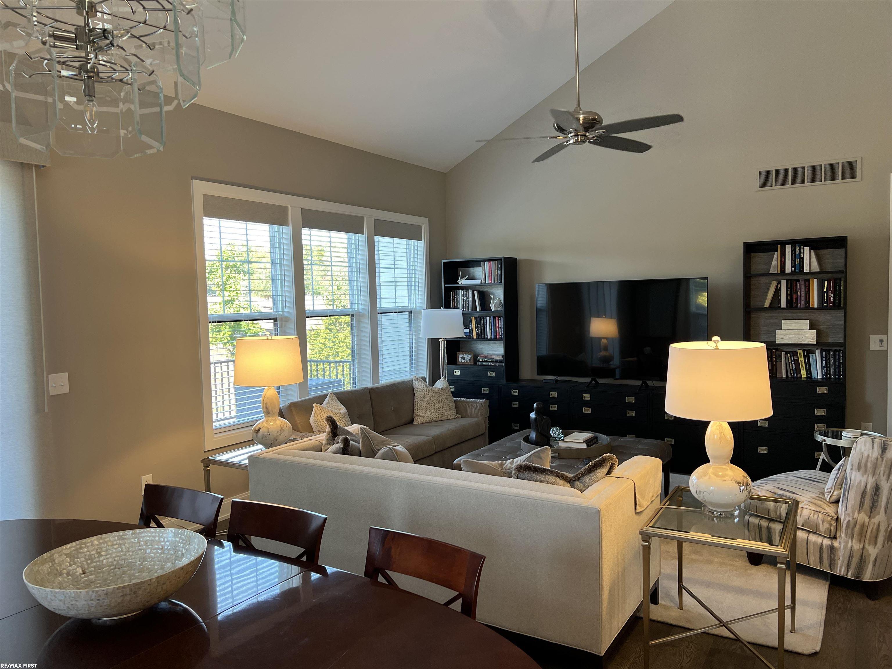 3874 Albatross Court, Unit 17 Rochester Hills, MI 48309 - Photo 8 of 37
