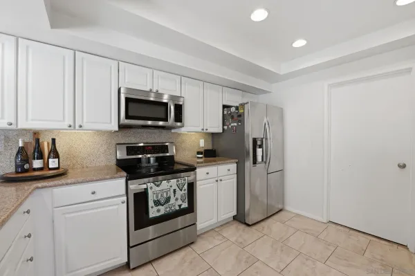 $1,600,000 | 971 Santa Helena Park Court, Solana Beach, CA 92075