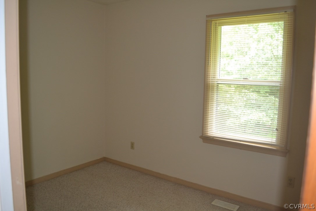 6405 Spruce Road Quinton, VA 23141 - Photo 14 of 24 Gallery Image 14