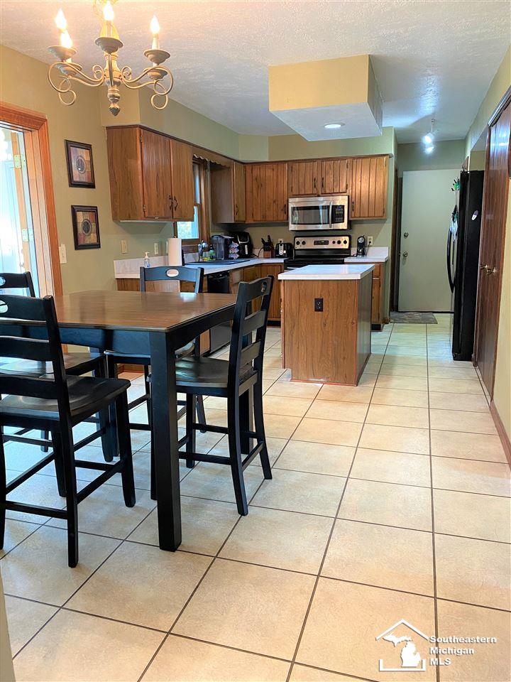 4235 Clegg Road Lambertville, MI 48144 - Photo 7 of 30 50020004-6.JPG