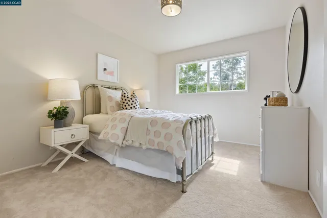 $2,395,000 | 5 Corte Sombrita, Orinda, CA 94563