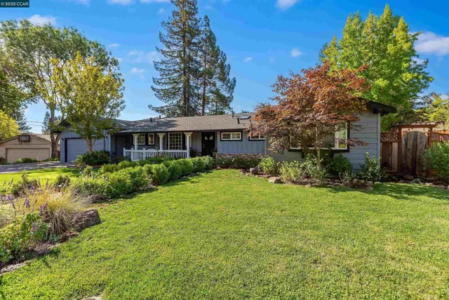 $2,395,000 | 5 Corte Sombrita, Orinda, CA 94563