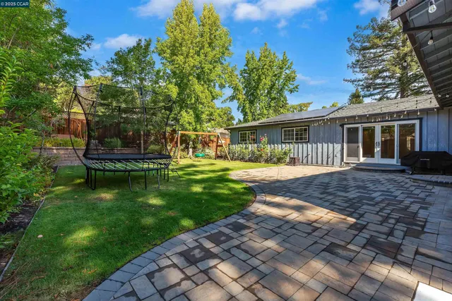 $2,395,000 | 5 Corte Sombrita, Orinda, CA 94563