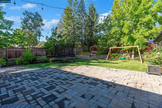 $2,395,000 | 5 Corte Sombrita, Orinda, CA 94563