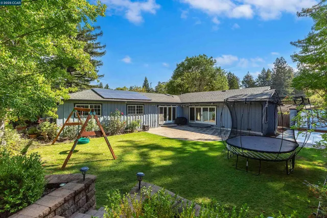 $2,395,000 | 5 Corte Sombrita, Orinda, CA 94563